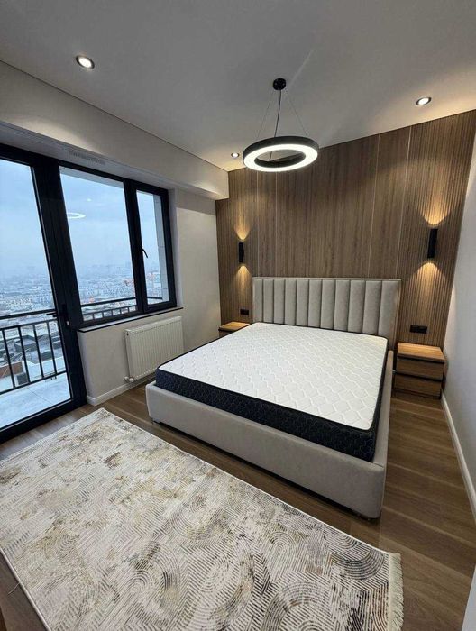 Квартира с новым ремонтом и балконом в Group City Tower, 40 м2