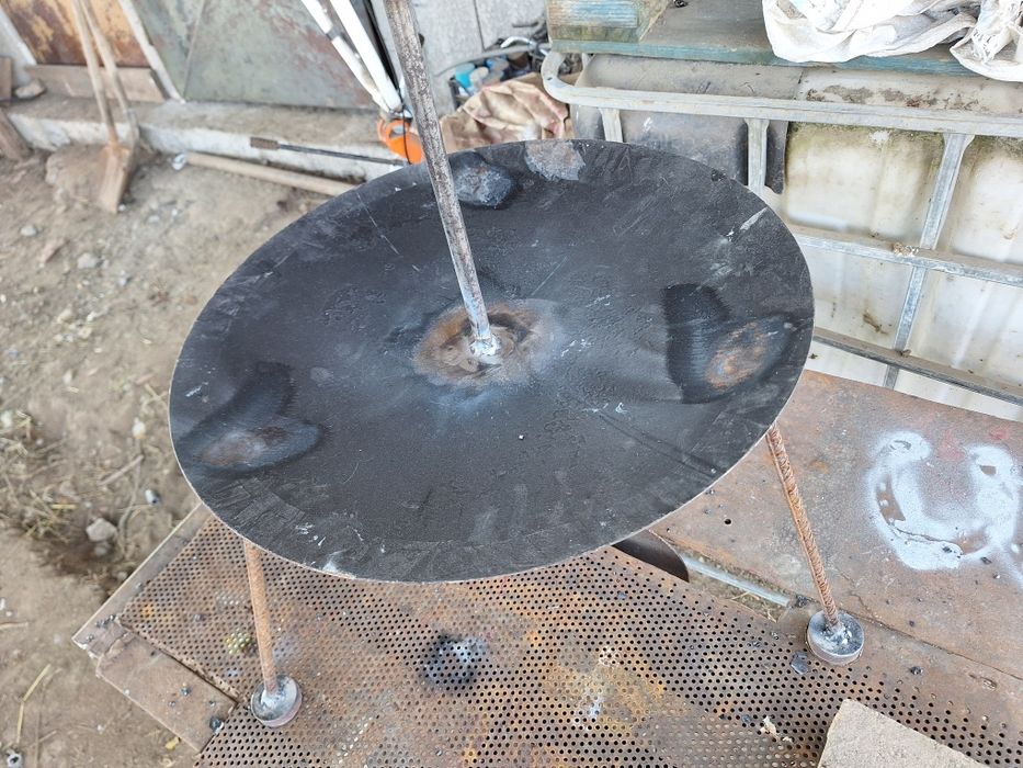 Disc de  gratar  cu picioare detasabile