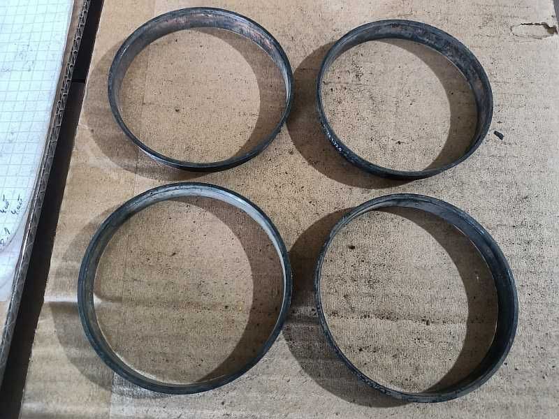 Продам пластмассовые центровочные кольца с 74.1 на 72.6 мм. 8000 тг.
