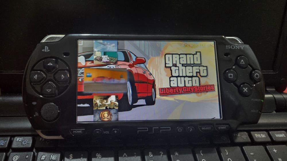 Продаётся SONY PSP slim 64 Гб внутри есть 67  игры