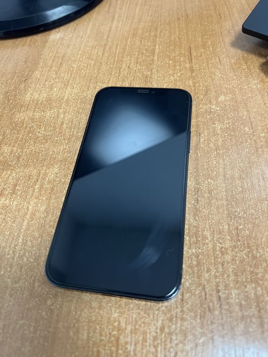 Телефон Iphone 12pro