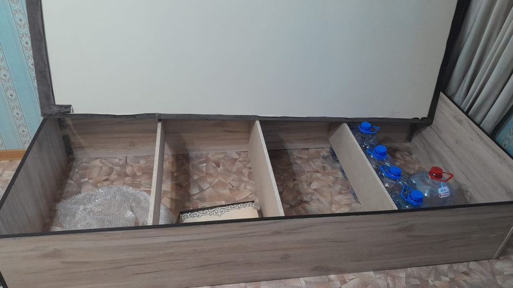 Продам кровать с матрасом