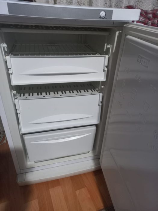 Продам морозильную камеру