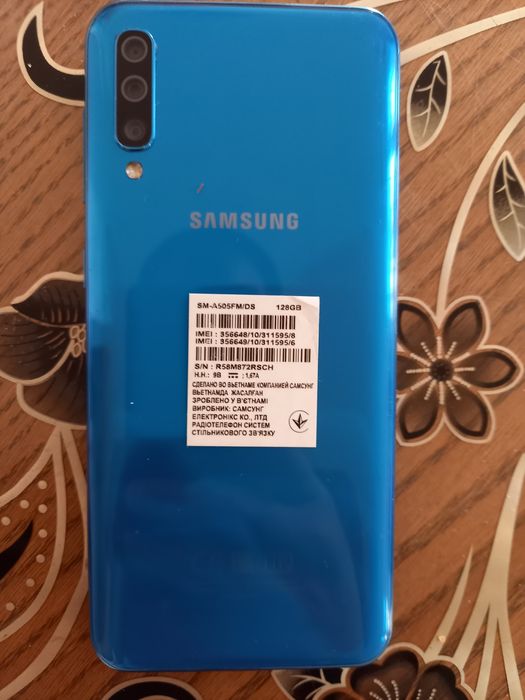 Samsung A50 128 гб