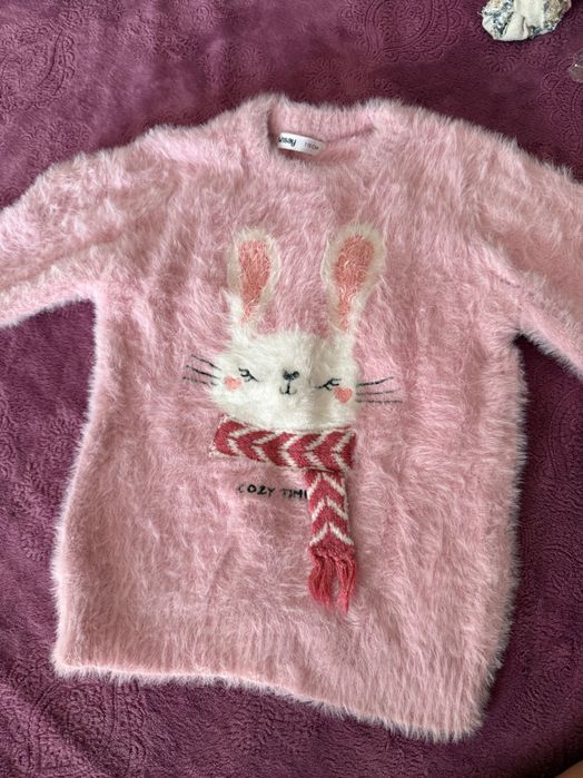 Пуловер за момиче 110 размер