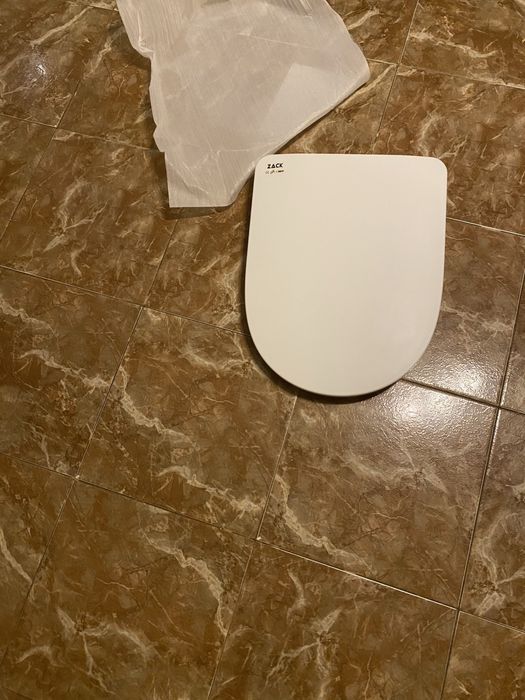 Capac wc nou, nefolosit