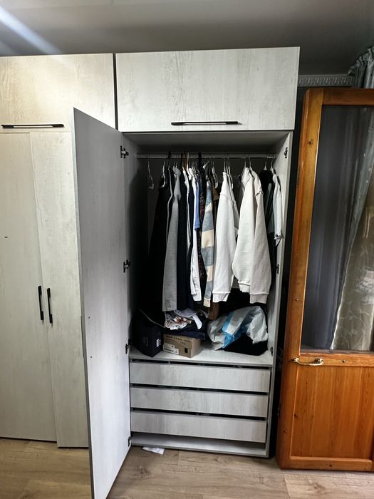 Продам шкаф 3 секции.