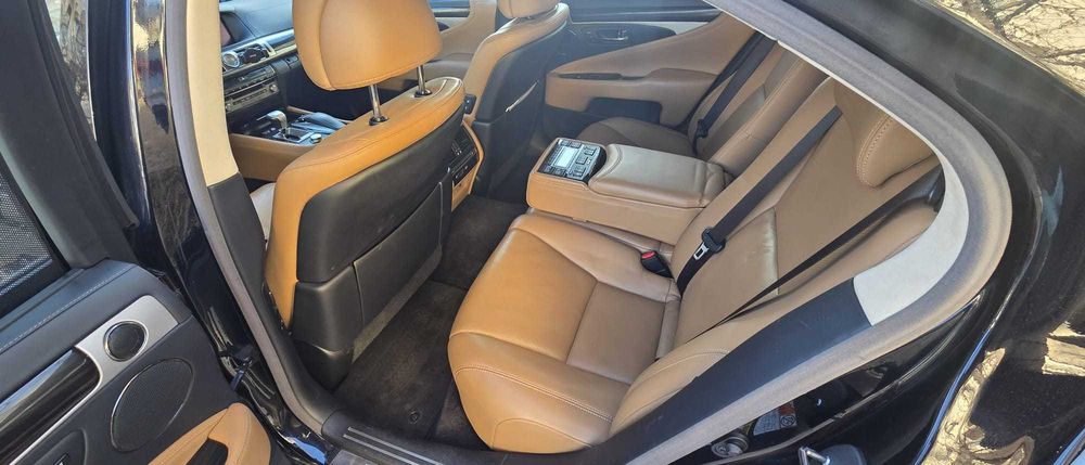 Vand Lexus LS 600h V8 Hybrid - an 2015, 156000km, in stare excelentă