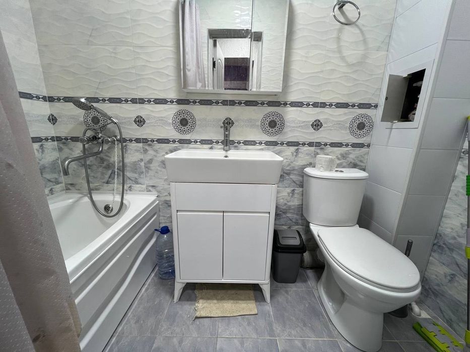 Сдается 1 комнатная квартира 
С обстановкой 
В горде Алмалыке