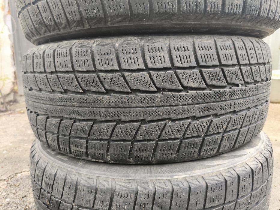 Комплект зимних шин