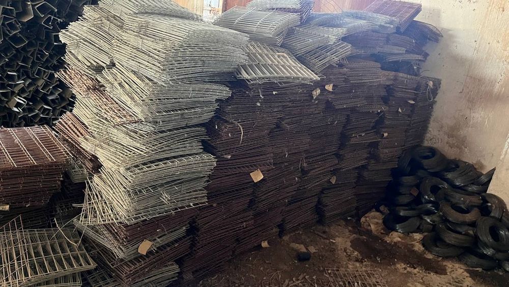 Товуқ боқиш учун клеткалар бор