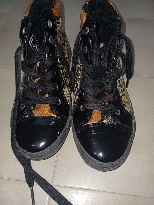 Много запазени маратонки