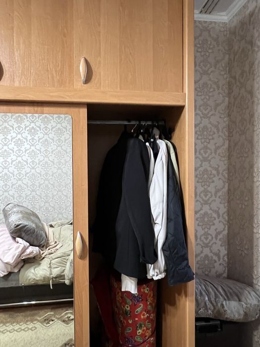 Шкаф с зеркалами