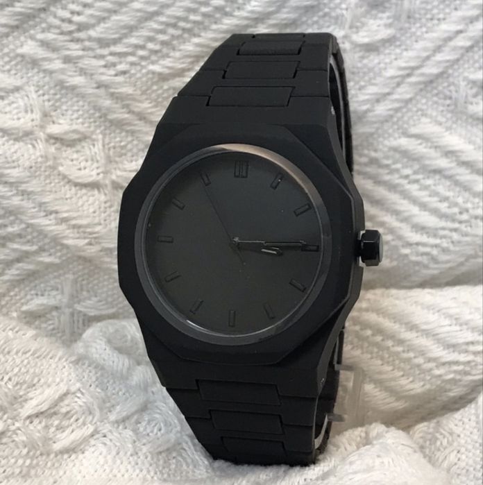 Черные Кварцевые Часы