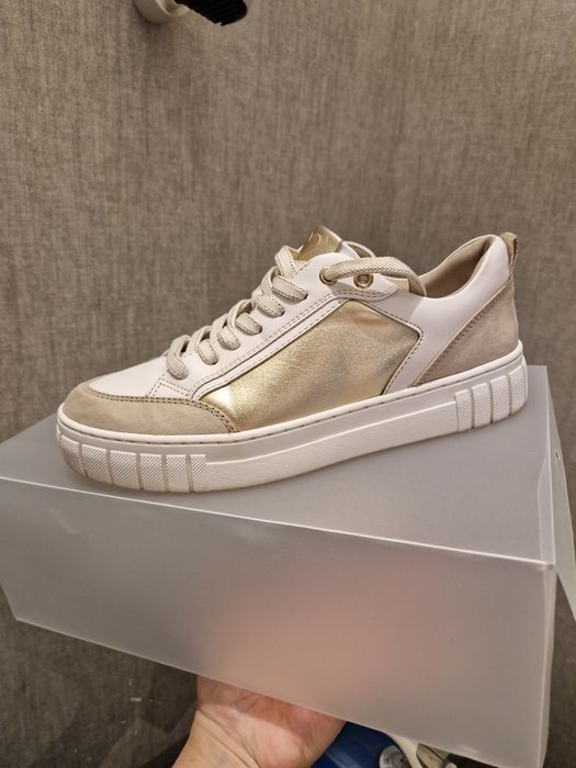 Продам женскую обувь