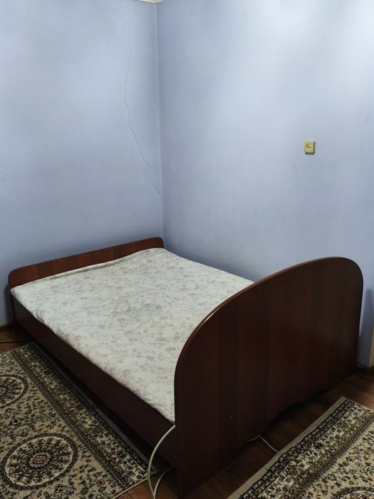 Продам спальный гарнитур