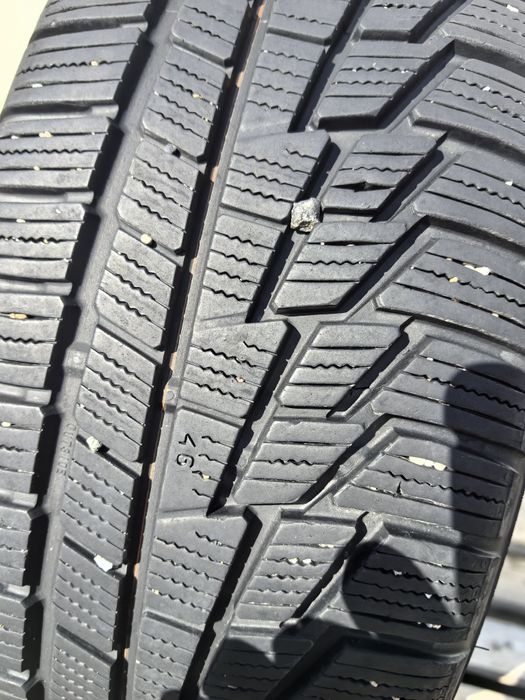 215/60/16 Нокиан ДОТ 2010 г - Само 1 брой гума