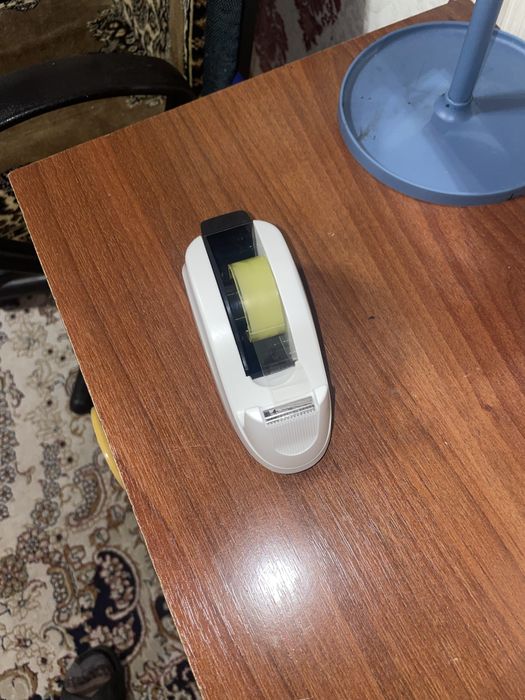 Настолтный диспенсер