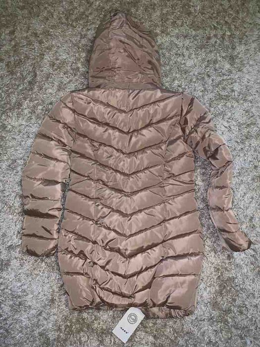 Дамско зимно яке в бежов цвят М размер - чисто ново