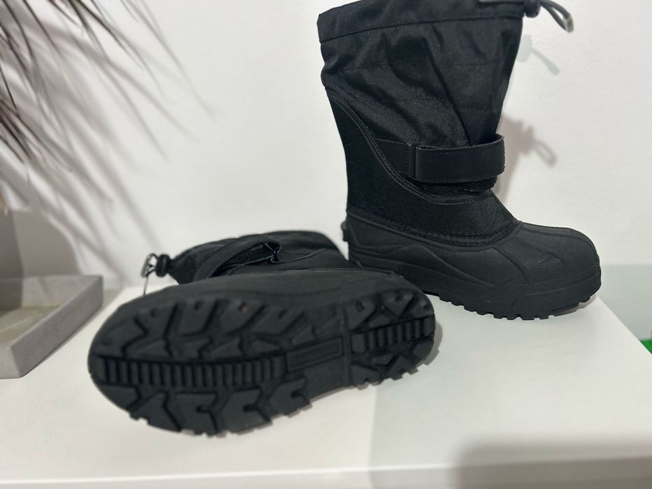 Vand ghete Columbia originale, marimea 32 in stare foarte buna