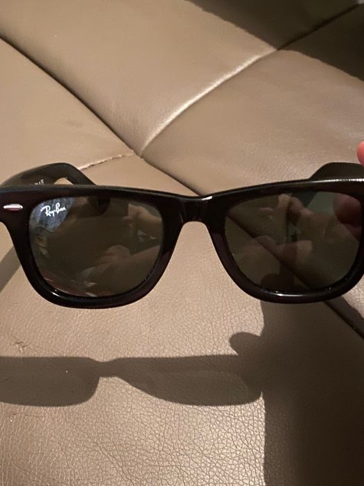 Două perechi de ochelari de soare RayBan