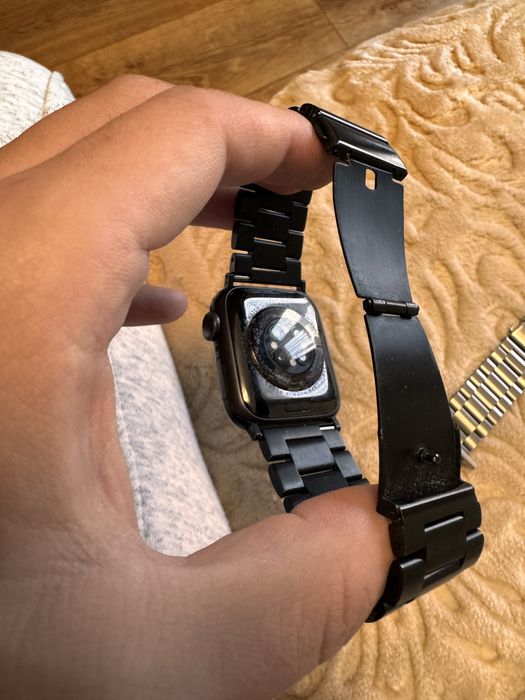 Apple Watch Series 6 + multe curele/accesorii + dock încărcare