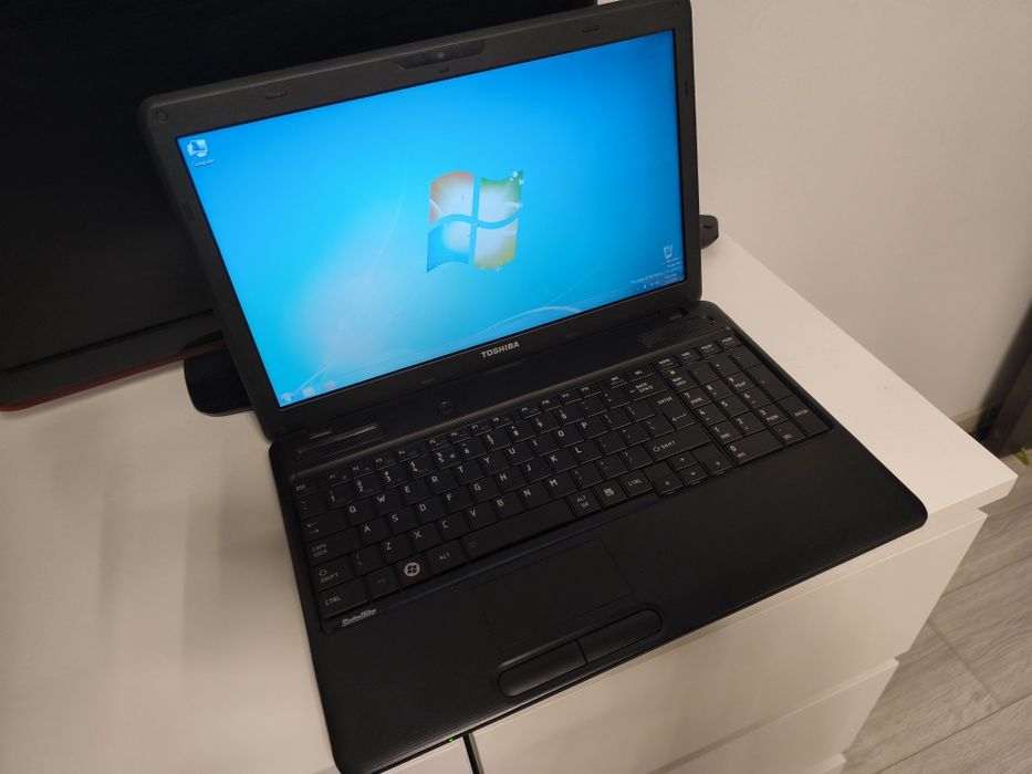 Laptop Toshiba Satellite C660D 8GB DDR3 256GB SSD