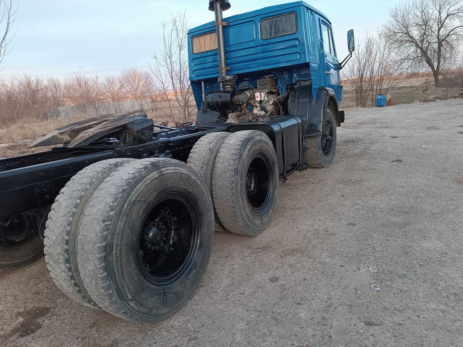 Kamaz tyagach sotiladi