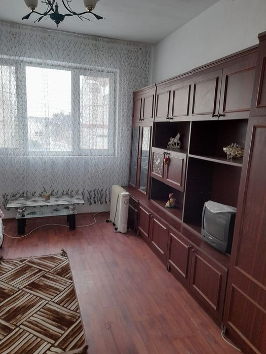 Închiriez garsonieră