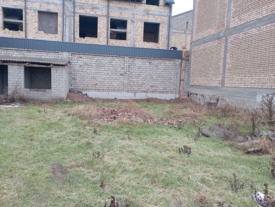 Сергели Хонабодда 2,5 сотихли ер сотилади.