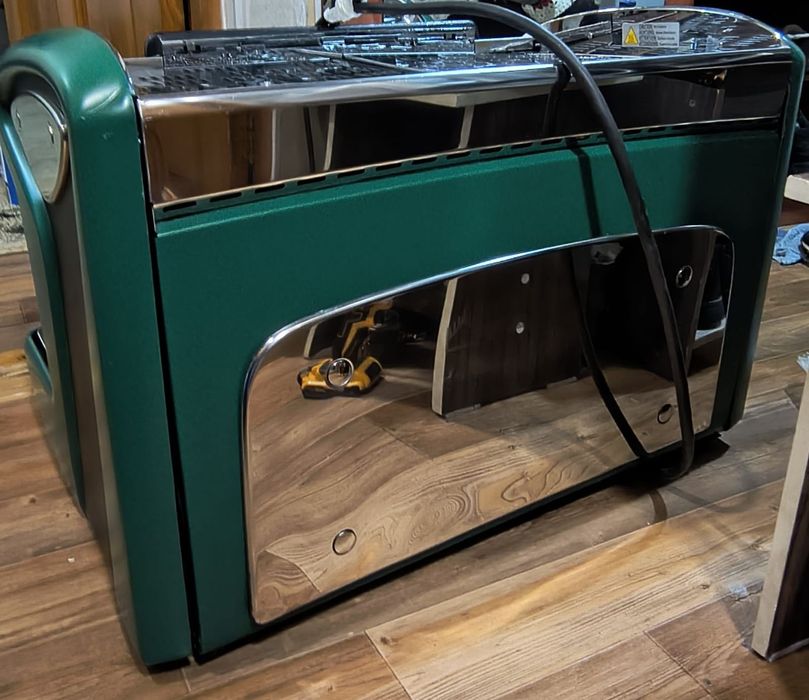 Профессиональная Кофемашина Faema Emblema