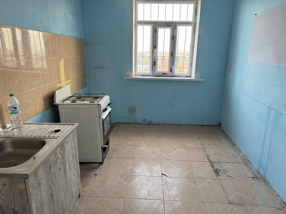 Фенкс устиндеги 5-этажда 3-ханалы квартира 350000млн сум догвр есть