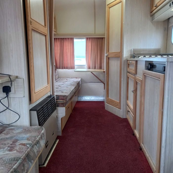 Rulota cu panou solar televiziune