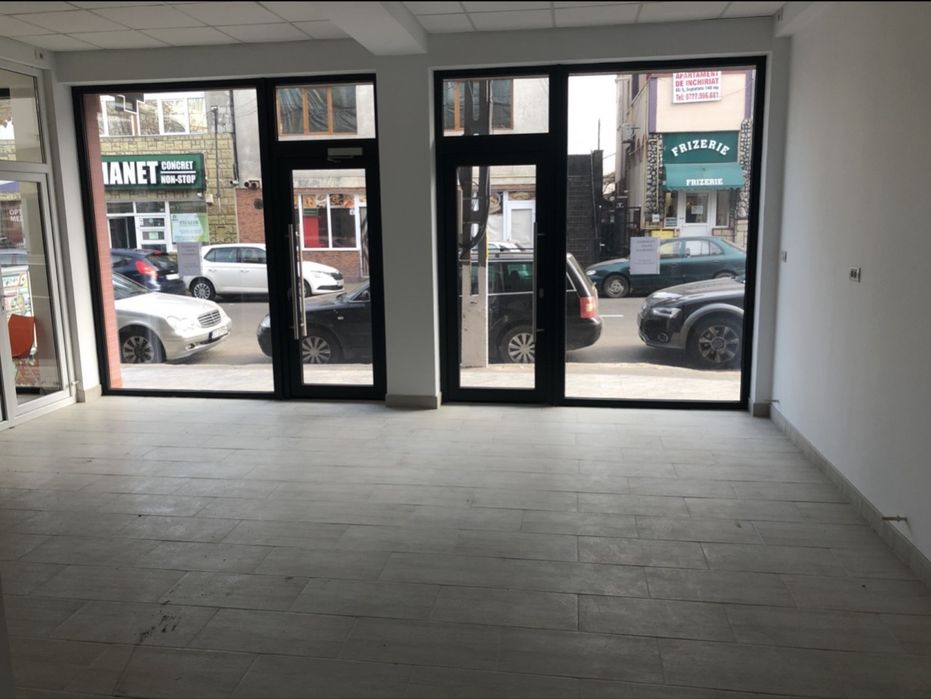 Inchiriez spatiu comercial