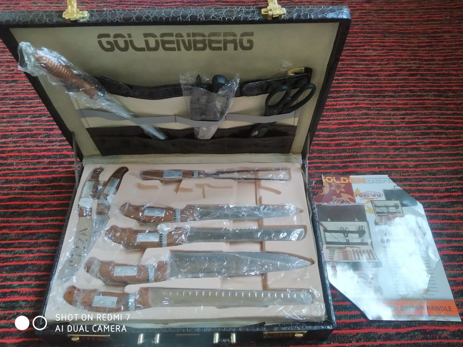 Продаётся набор ножей