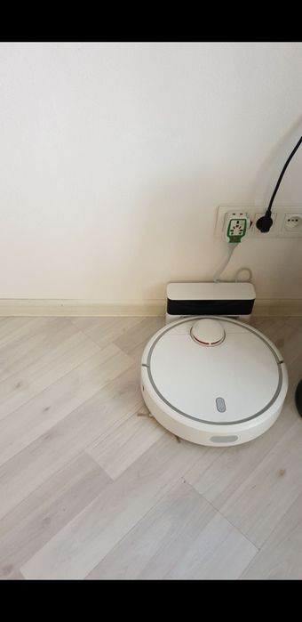 Робот пылесос MI Vacuum