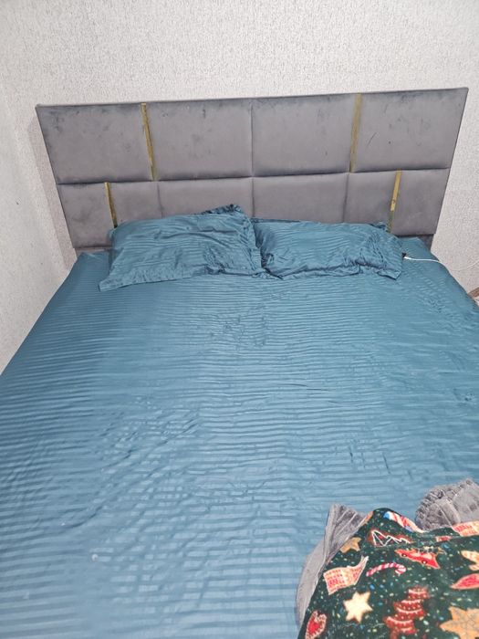Продам 2х спальную кровать с матрасом