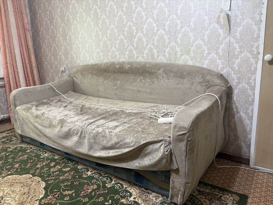 Отдам диван даром