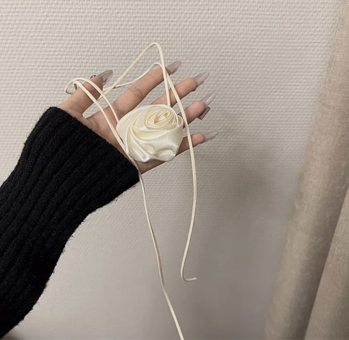 Чокер с розочкой