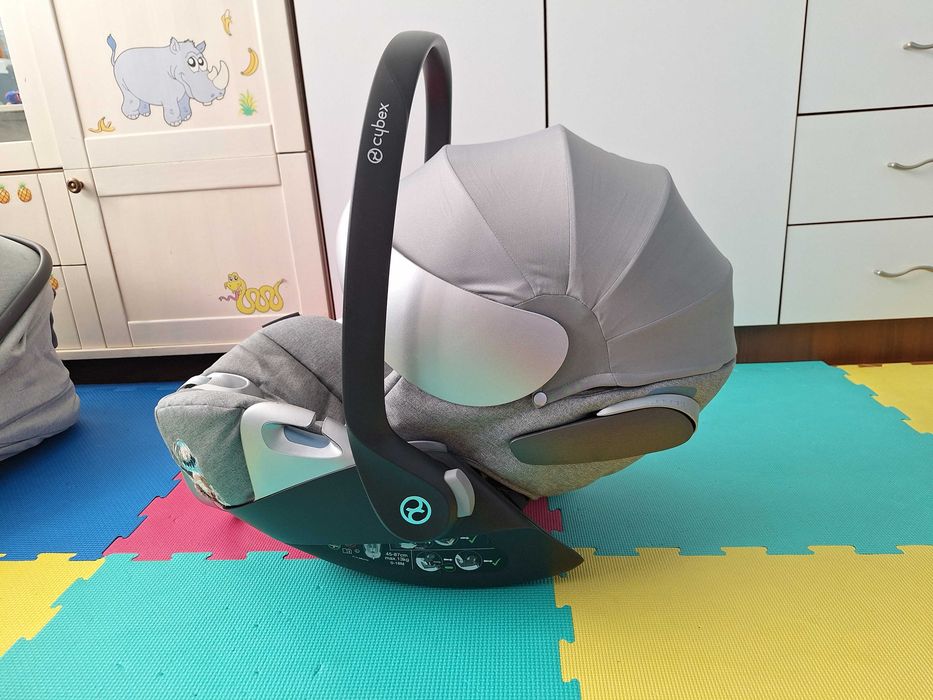 Столче за кола и база Cybex Cloud Z