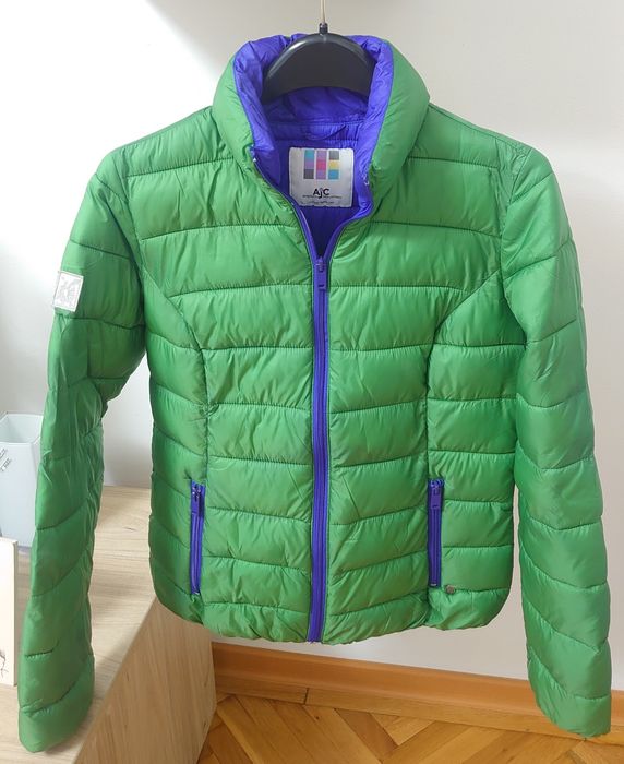 Vând geacă mărimea S