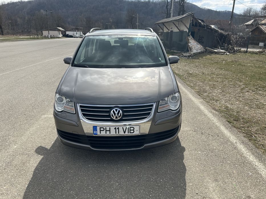 Volkswagen Touran 2008.  7 locuri 1.9tdi