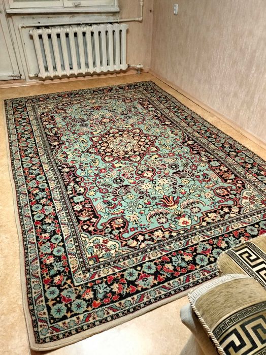 Продаю ковёр 2м*3м, шерстяной
