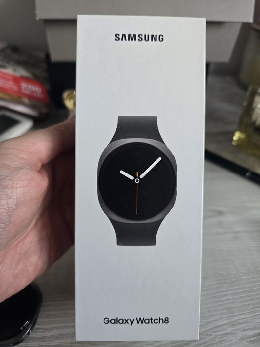 Samsung watch 8. Wi-Fi, Bluetooth, GPS.