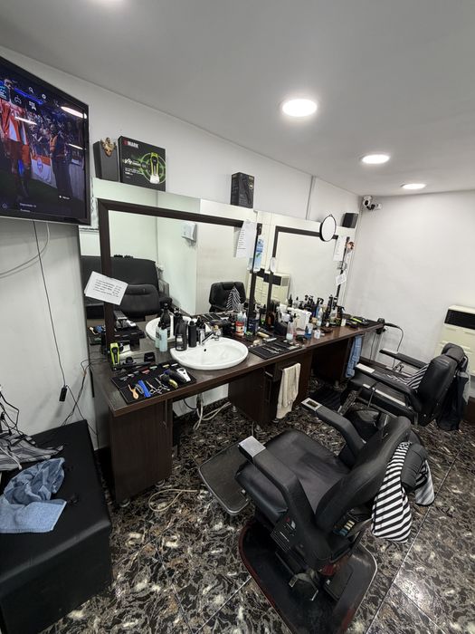 Doua posturi frizer la super pret