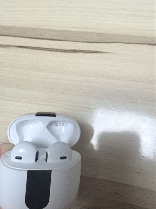 Бюджетни Безжични слушалки J55