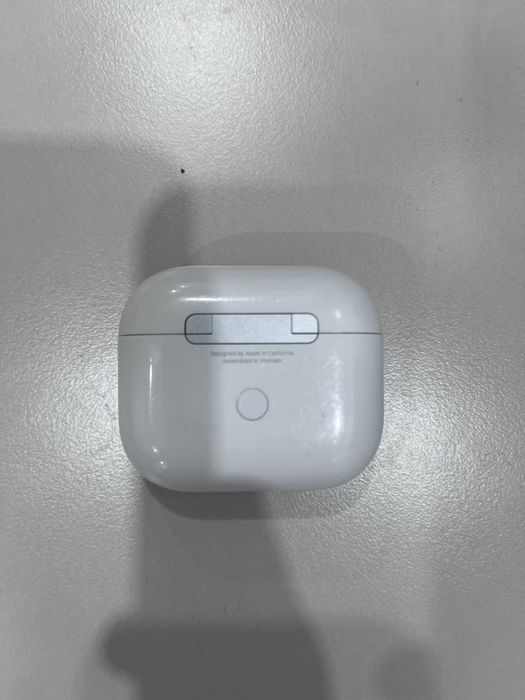 Продам айподс 3 оригинал