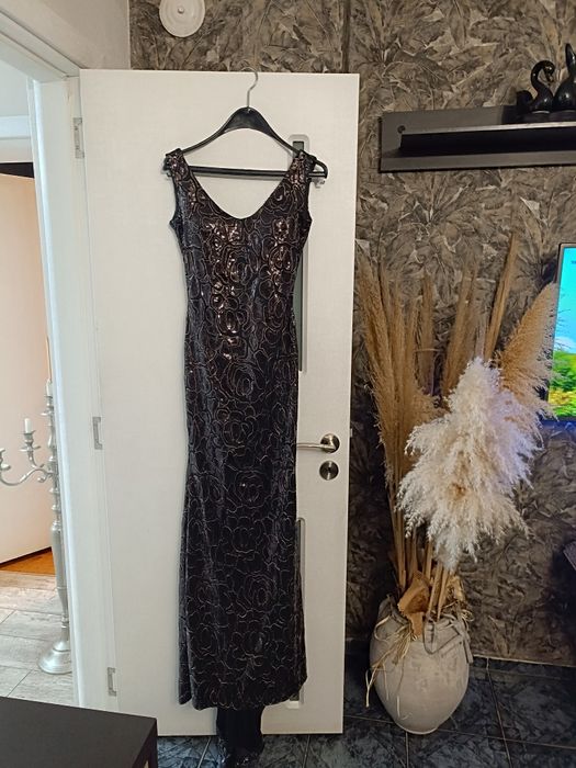 Официални рокли ..