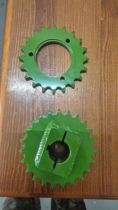 Шестерня Z40  на подборщик John deere 582