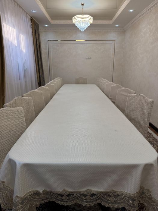 Стол со стульями